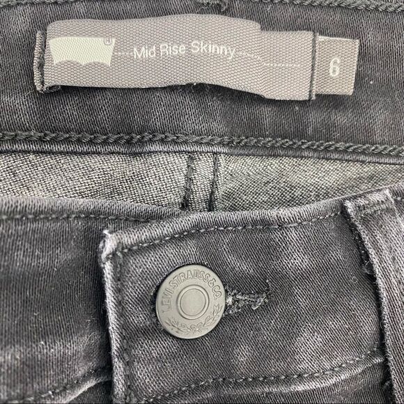 Levi's women’s black jeans size 6 mid-rise skinny - Picture 3 of 6